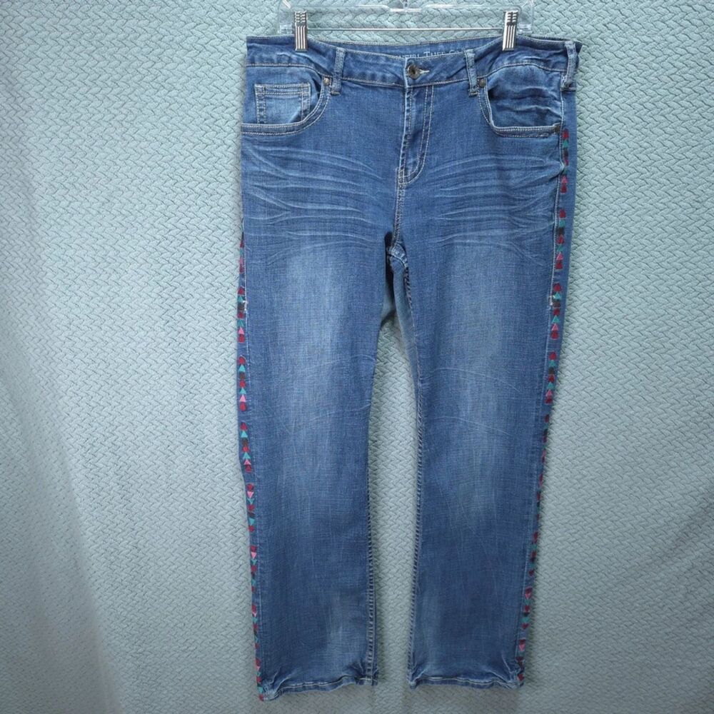 Cowgirl Tuff Western Embroidered Jeans Womens W38 L33 Actual Blue Denim Mid Rise